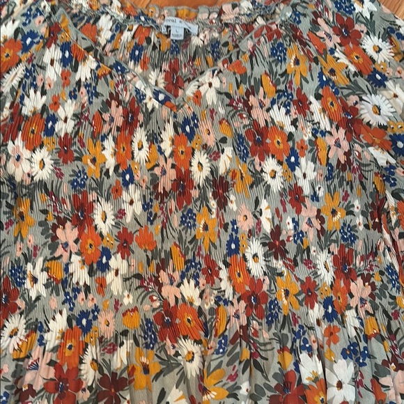 Floral Ruffle Blouse - Picture 7 of 10